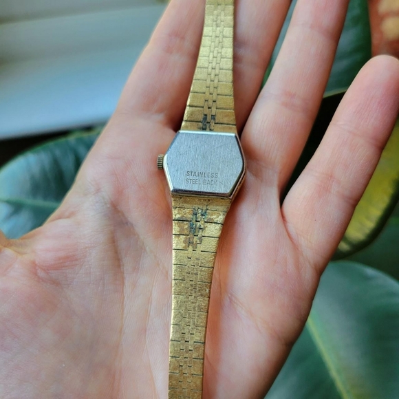 Vintage Dainty Gold Sekonda Watch - Picture 8 of 8